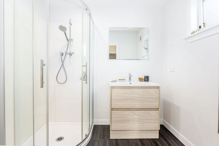 Photo of property in 18 Cuba Street, Petone, Lower Hutt, 5012