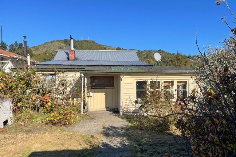 Photo of property in 102 Broadway, Reefton, 7830