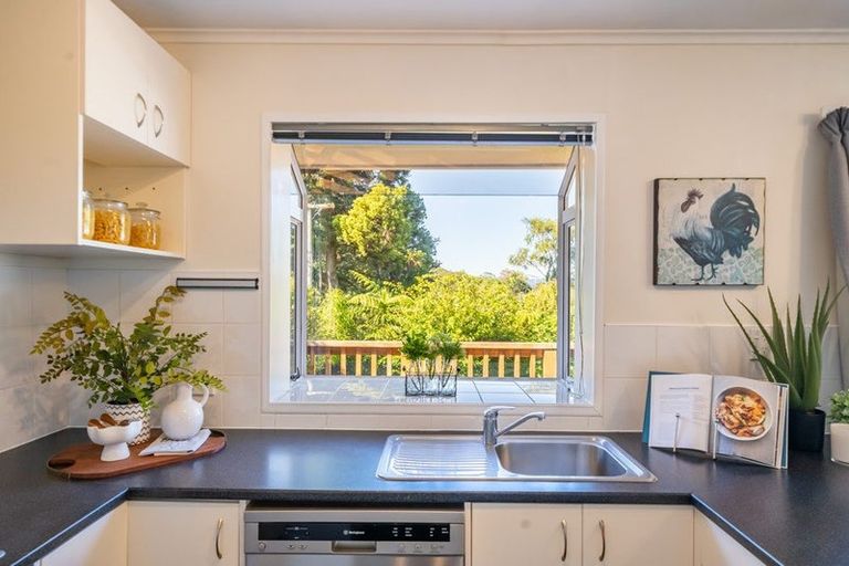 Photo of property in 10 Gillespies Road, Birchville, Upper Hutt, 5018