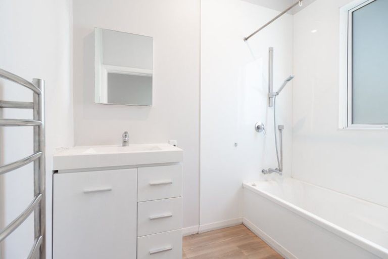 Photo of property in 11 Cochrane Street, Fairy Springs, Rotorua, 3015