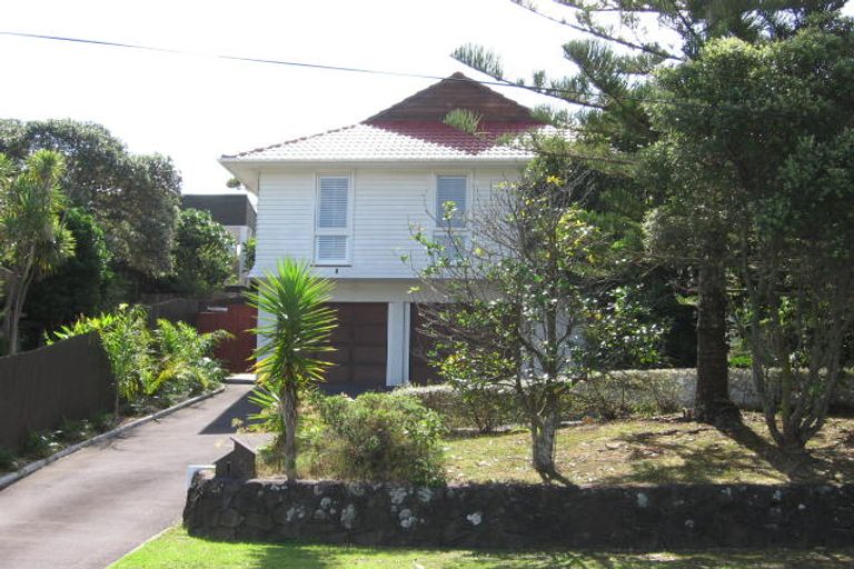 Photo of property in 6 The Esplanade, Campbells Bay, Auckland, 0630