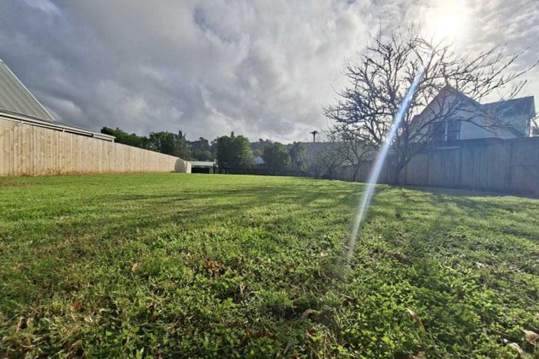 Photo of property in 3 Cambridge Road, Riverhead, 0820