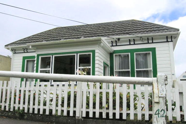 Photo of property in 42 Duppa Street, Berhampore, Wellington, 6023