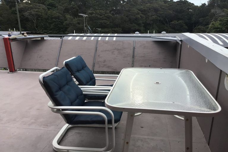 Photo of property in 1d/20 Ian Marwick Place, Birkenhead, Auckland, 0626