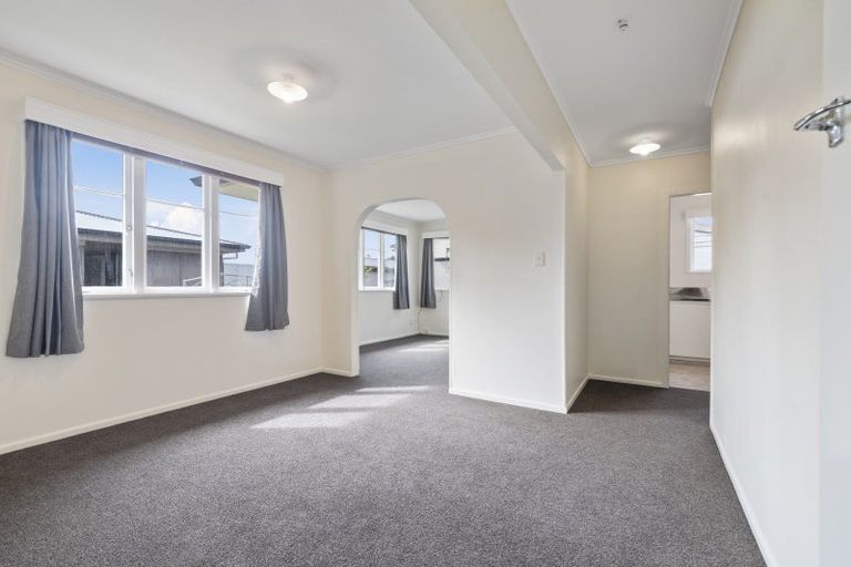 Photo of property in 1/7 Settlement Road, Papakura, 2110
