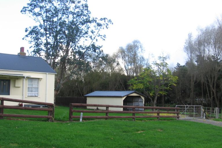 Photo of property in 107 Akers Road, Linton, Palmerston North, 4472