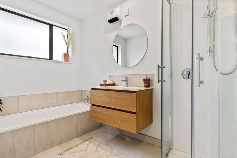 Photo of property in 1/49 Cowes Street, Avondale, Christchurch, 8061