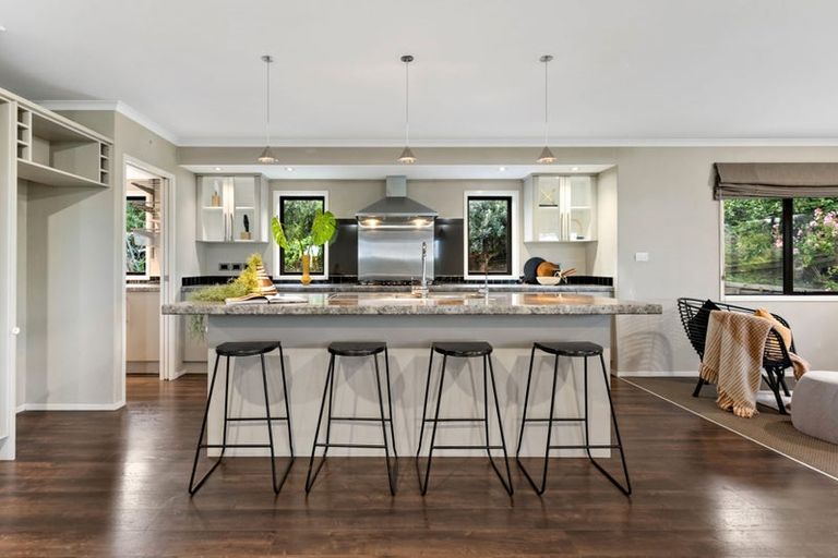 Photo of property in 3 Gavinike Place, Waimauku, 0812