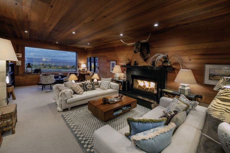 Photo of property in 7 Marine Parade, Seatoun, Wellington, 6022