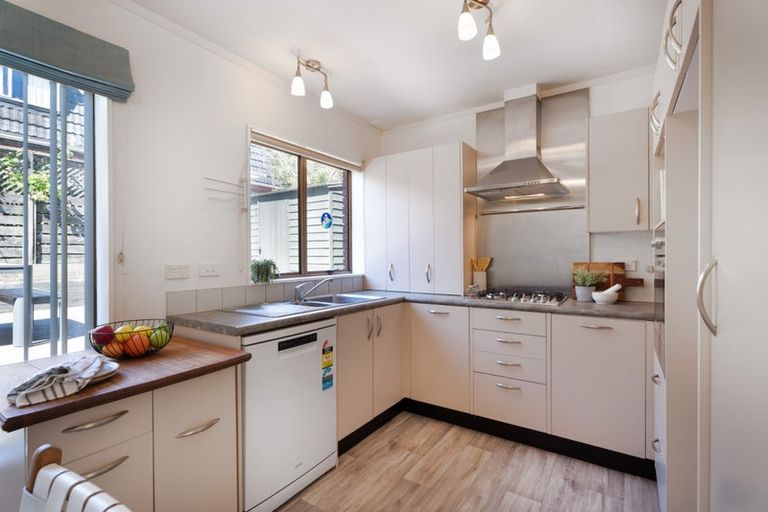 Photo of property in 85 Churton Drive, Churton Park, Wellington, 6037