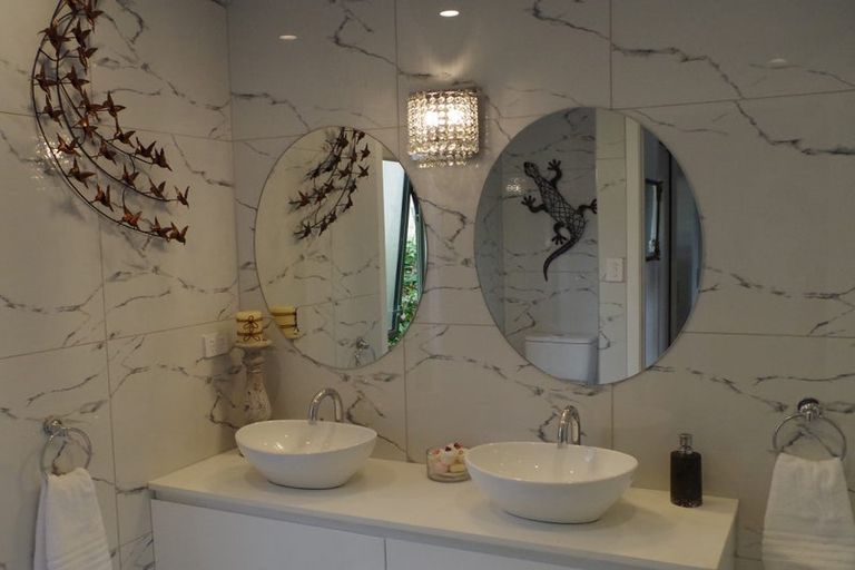 Photo of property in 121 Cashmere Drive, Fitzherbert, Palmerston North, 4410