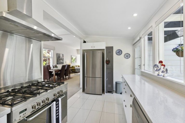 Photo of property in 18 Ottawa Road, Ngaio, Wellington, 6035