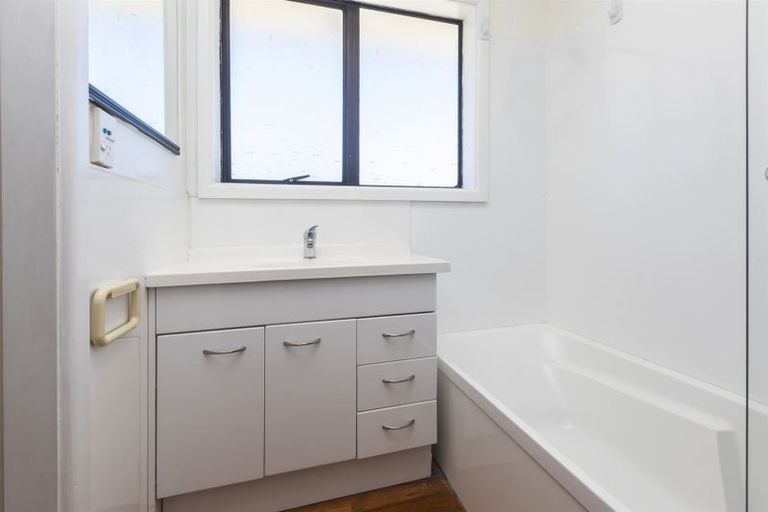 Photo of property in 17 Tuckers Road, Redwood, Christchurch, 8051