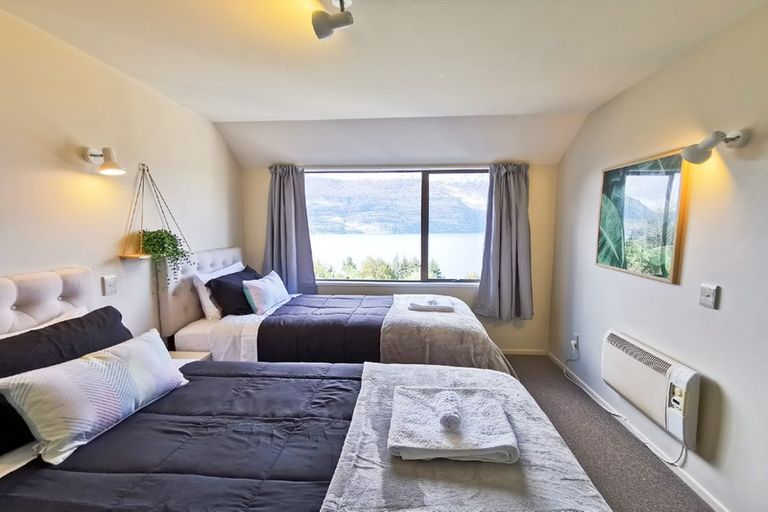 Photo of property in 13 Mckerrow Place, Sunshine Bay, Queenstown, 9300