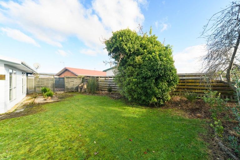 Photo of property in 41 Acacia Street, Kelvin Grove, Palmerston North, 4414