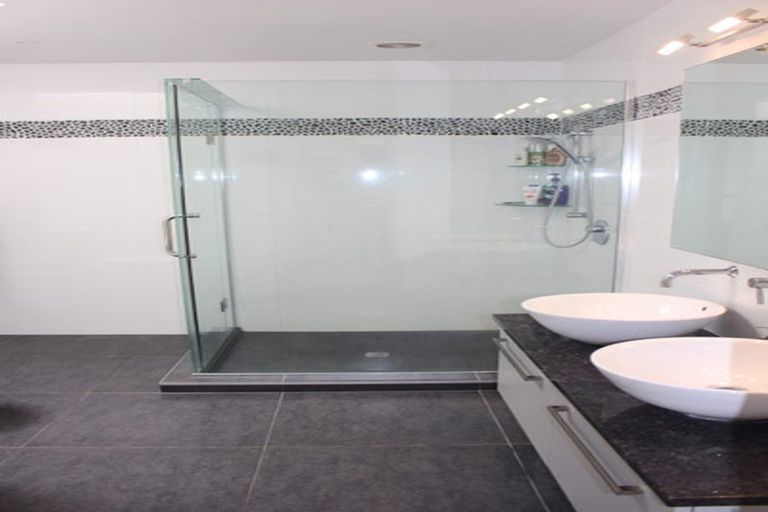 Photo of property in 2/12 Belle Vue Avenue, Northcote Point, Auckland, 0627