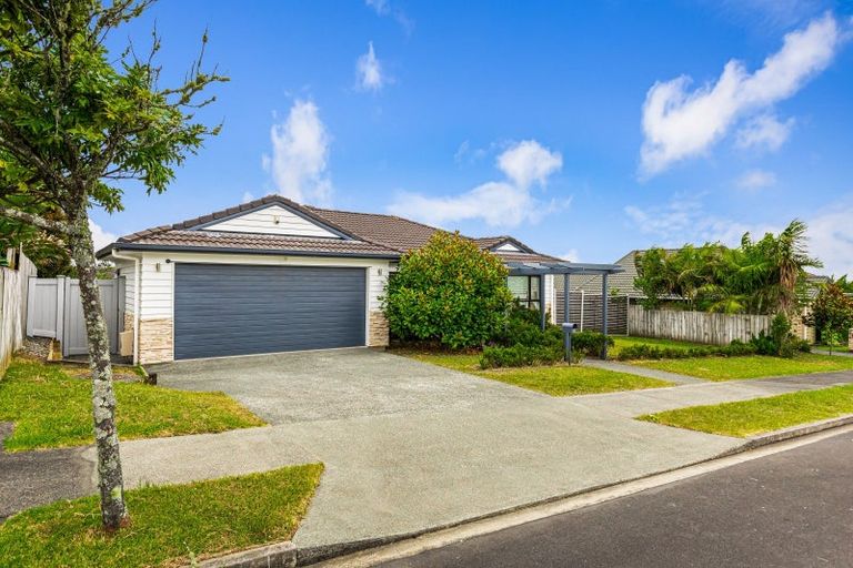 Photo of property in 8 Bonny Crescent, Massey, Auckland, 0614
