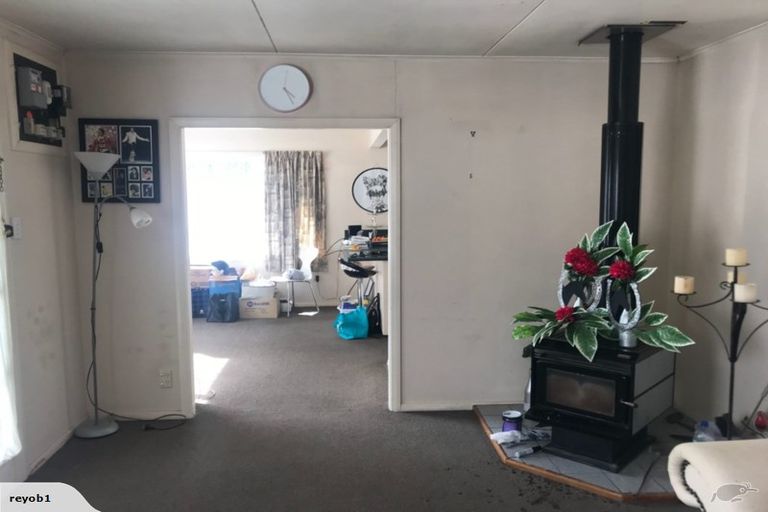 Photo of property in 28 Wellington Road, Wainuiomata, Lower Hutt, 5014