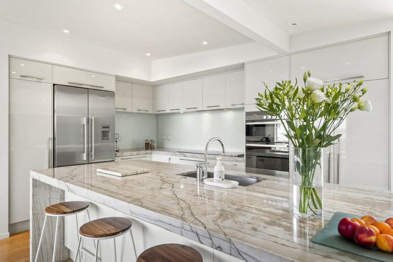 Photo of property in 53 Parr Terrace, Castor Bay, Auckland, 0620