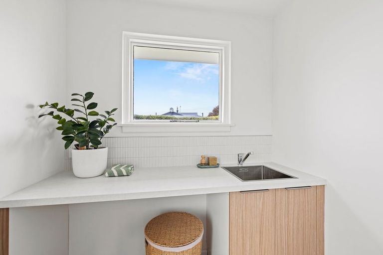 Photo of property in 452a Bower Avenue, Parklands, Christchurch, 8083