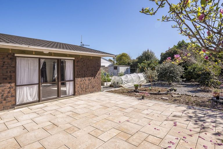 Photo of property in 4 Graham Grove, Waikanae, 5036