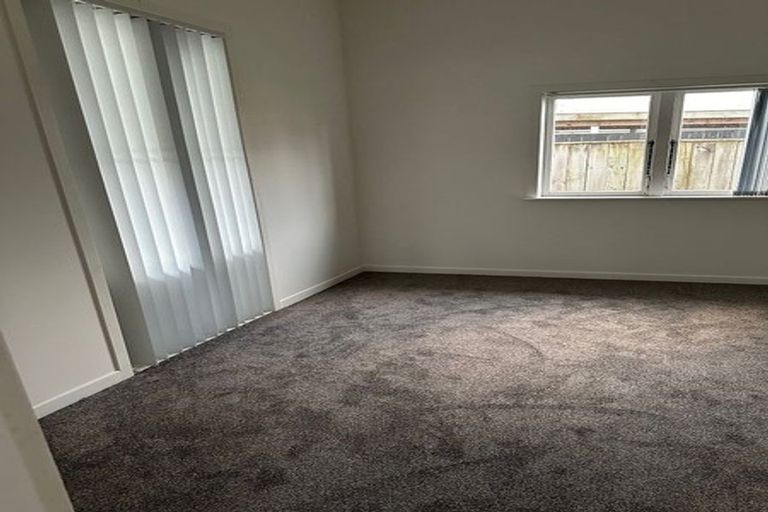 Photo of property in 155 Glenfield Road, Hillcrest, Auckland, 0626