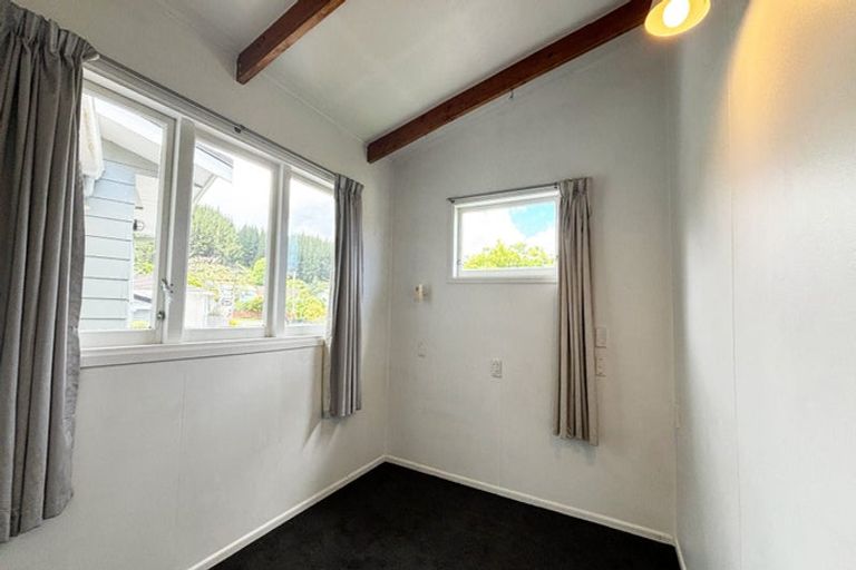 Photo of property in 11a Norana Road, Maoribank, Upper Hutt, 5018