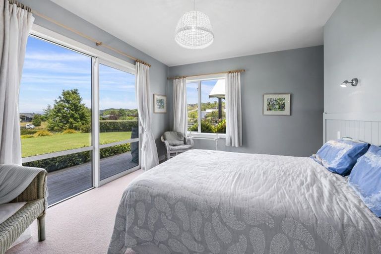 Photo of property in 9 Pukeko Way, Kinloch, Taupo, 3377