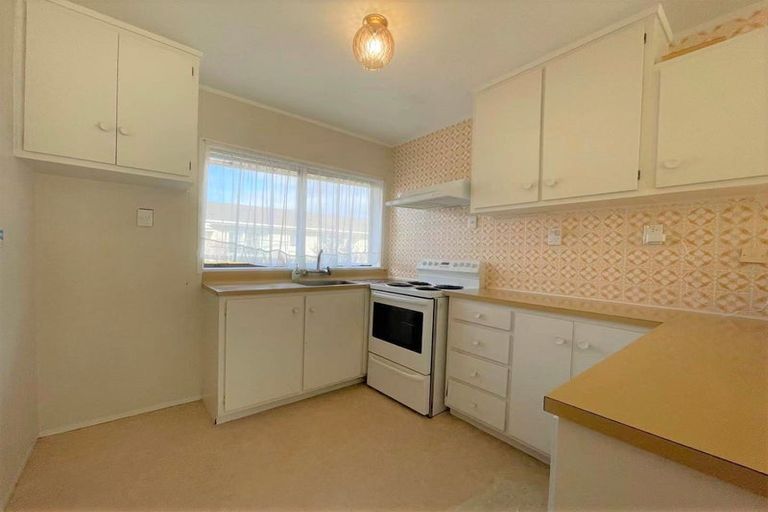 Photo of property in 1/30 Ballater Place, Highland Park, Auckland, 2010