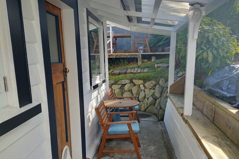 Photo of property in 17a Taranaki Street, Picton, 7220