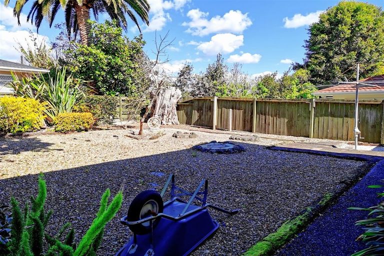 Photo of property in 2/27 Macleans Road, Bucklands Beach, Auckland, 2014
