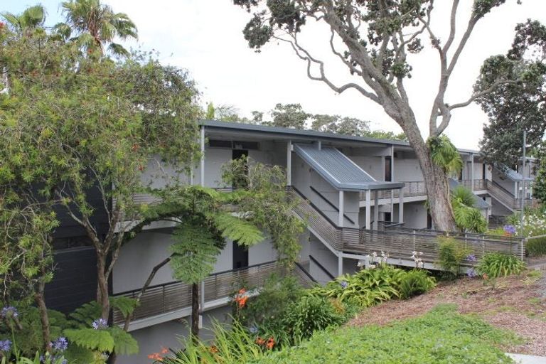 Photo of property in 3/73 Princes Street, Northcote Point, Auckland, 0627