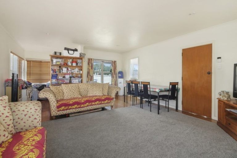 Photo of property in 15 Putini Road, Mangere Bridge, Auckland, 2022