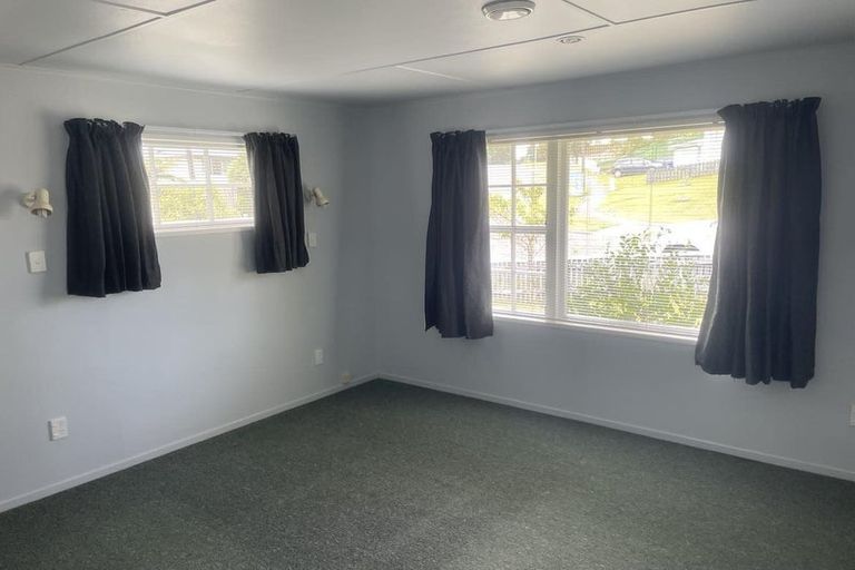 Photo of property in 23 Greenwich Grove, Stokes Valley, Lower Hutt, 5019