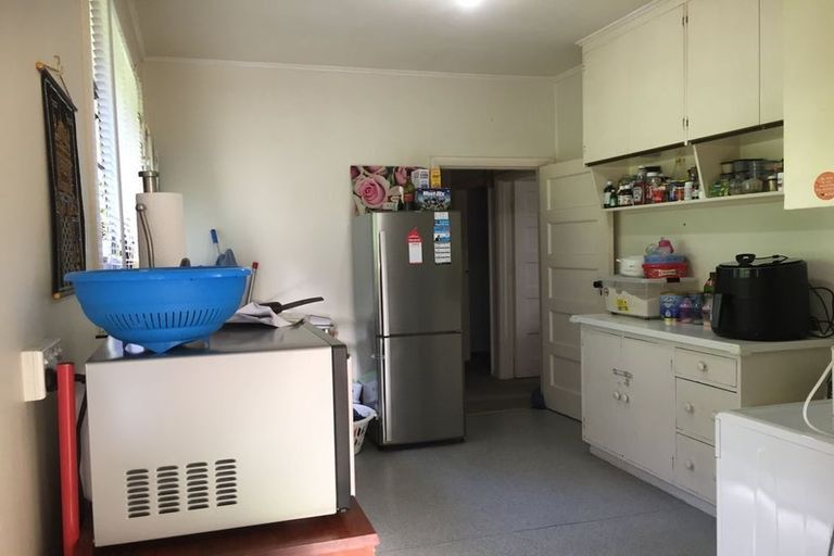 Photo of property in 81 Monorgan Road, Strathmore Park, Wellington, 6022