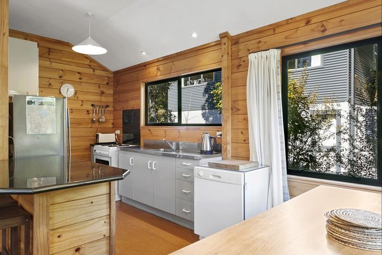 Photo of property in 6 Kaiuru Avenue, Pukawa Bay, Turangi, 3381