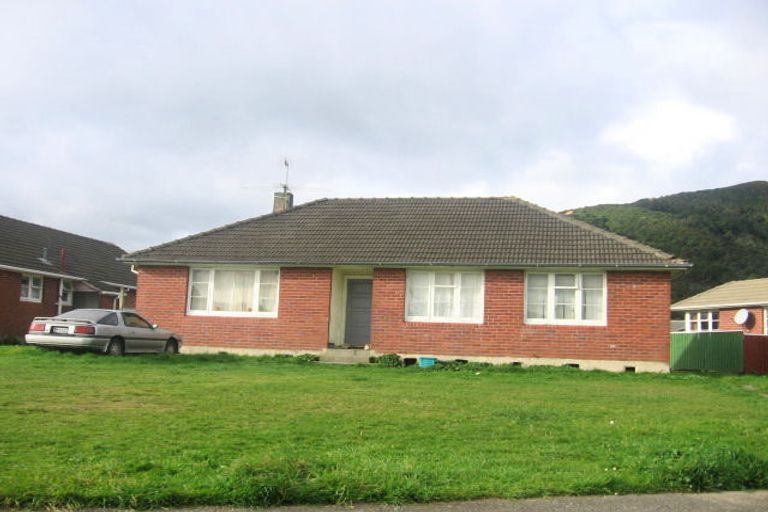 Photo of property in 16 Puketapu Grove, Waiwhetu, Lower Hutt, 5010
