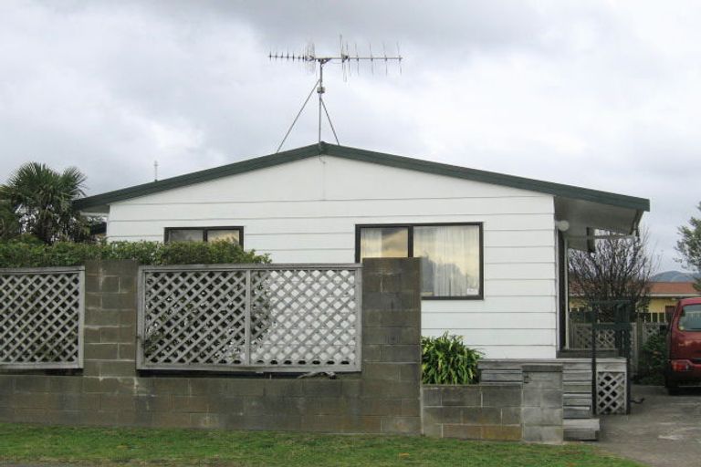 Photo of property in 2 Rangiatea Street, Paraparaumu Beach, Paraparaumu, 5032