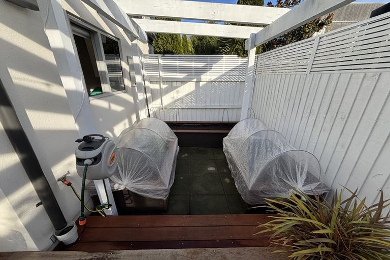 Photo of property in 2/220 Salisbury Street, Christchurch Central, Christchurch, 8013