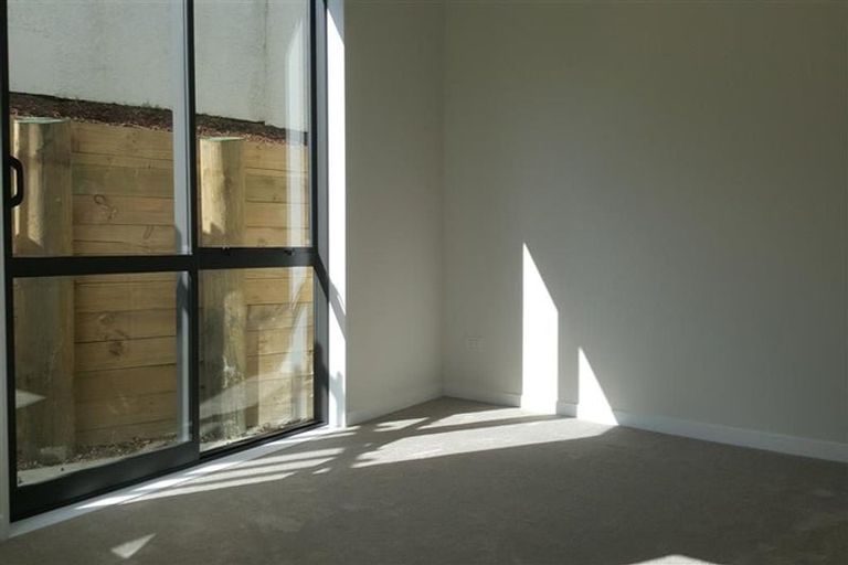 Photo of property in 3a Horizon Way, West Harbour, Auckland, 0618