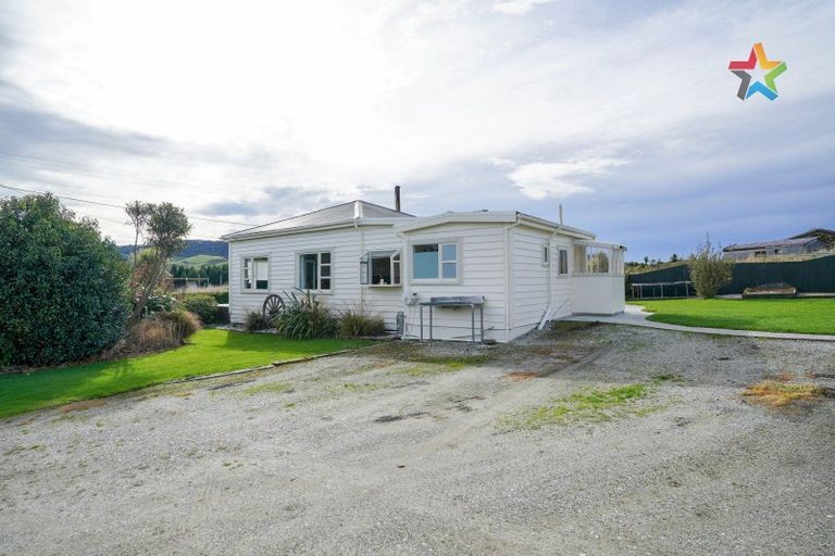 Photo of property in 22 Buckingham Street, Tokanui, 9884