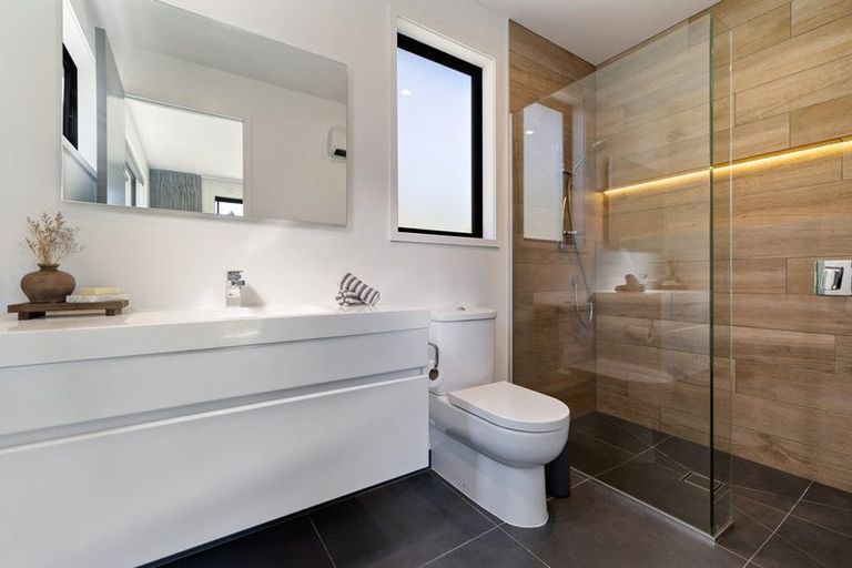 Photo of property in 6 Pendeen Crescent, Jacks Point, Queenstown, 9371