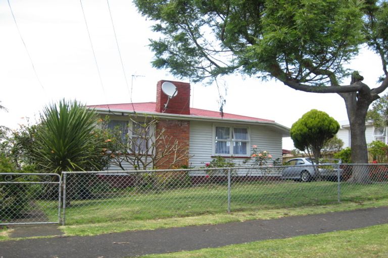Photo of property in 15 Kapuka Road, Mangere Bridge, Auckland, 2022