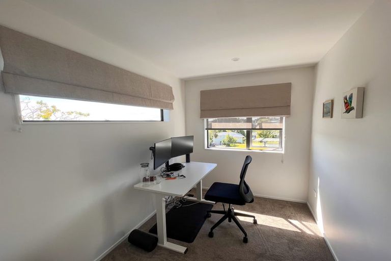 Photo of property in 14f Kelwyn Road, Kelston, Auckland, 0602