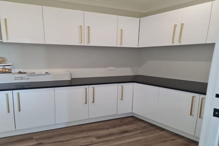 Photo of property in Queen Charlotte Drive, Aotea, Porirua, 5024