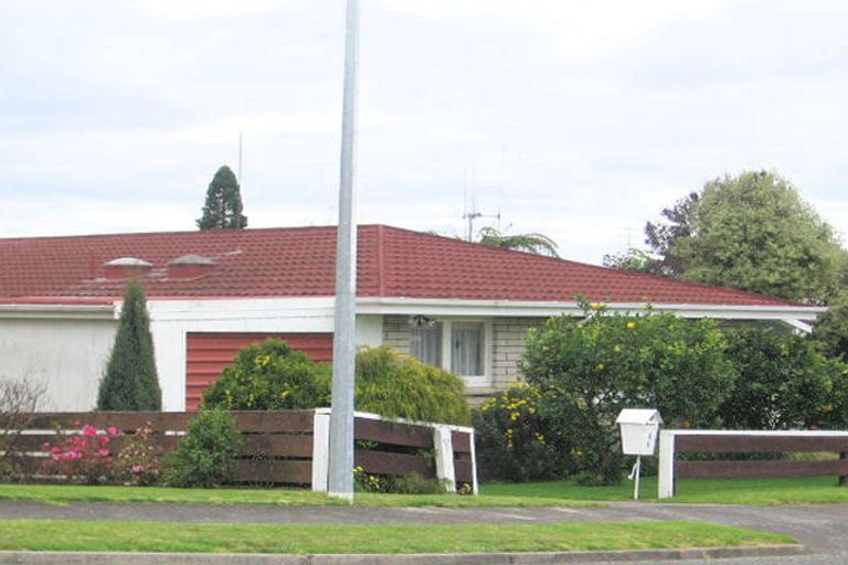 Photo of property in 2/4 Linklater Avenue, Bellevue, Tauranga, 3110