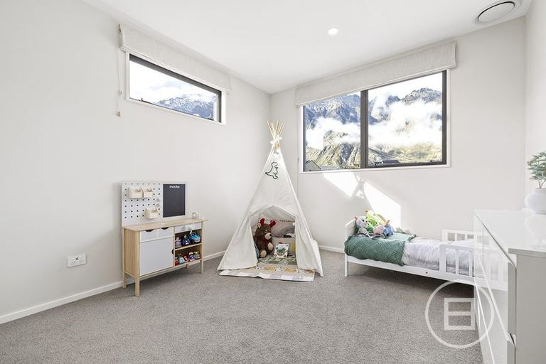 Photo of property in 16 Soudley Court, Jacks Point, Queenstown, 9371