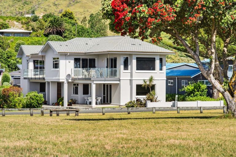 Photo of property in 22 Pohutukawa Drive, Mahia, Nuhaka, 4198