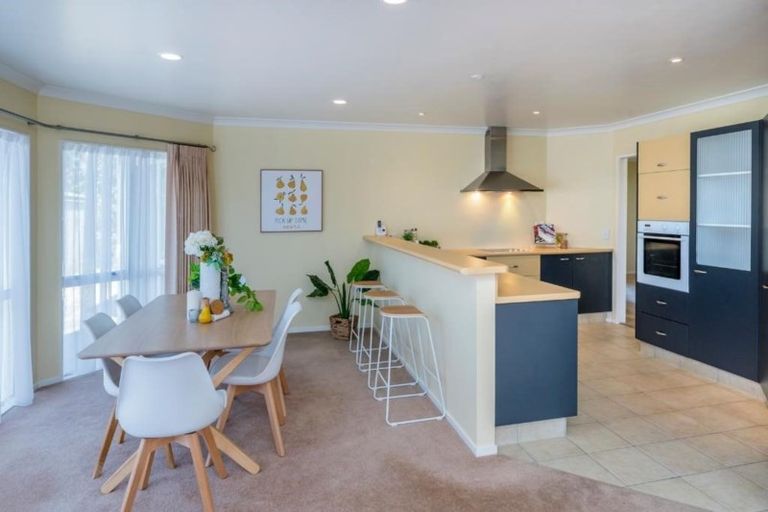 Photo of property in 25 San Priamo Place, Paraparaumu Beach, Paraparaumu, 5032