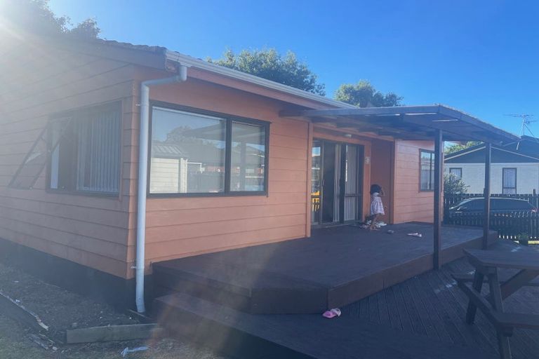 Photo of property in 2/24 Janese Place, Weymouth, Auckland, 2103